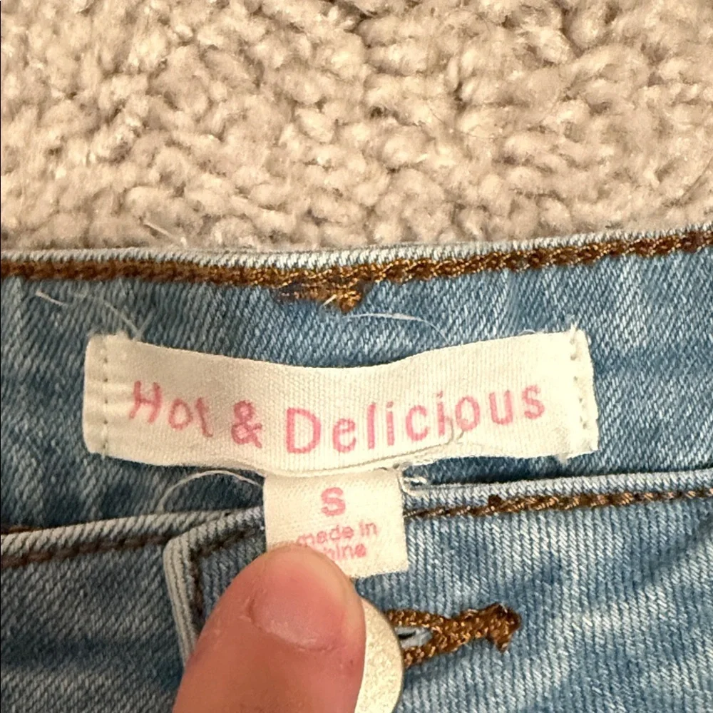 ❤️‍🔥EUC Hot & Delicious Blue Jean Shorts with Rhinestone Details
